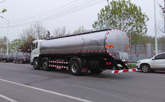 罐式拉牛奶卡車