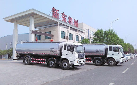 車罐一體牛奶車