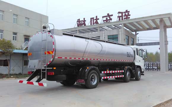 罐式拉牛奶卡車