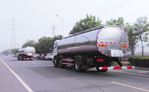 車罐一體牛奶車