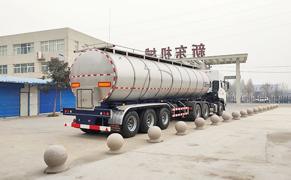 34噸三軸鮮奶半掛車