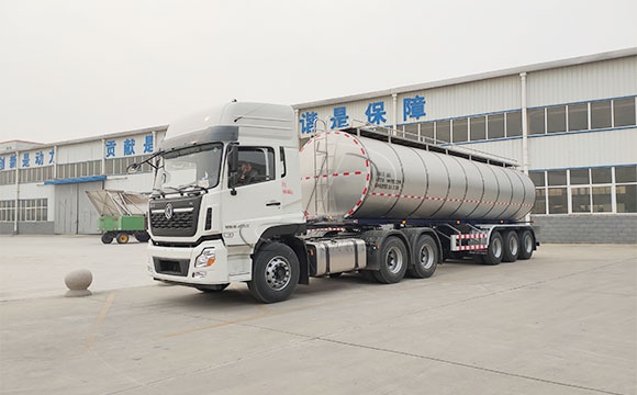 34噸三軸鮮奶半掛車