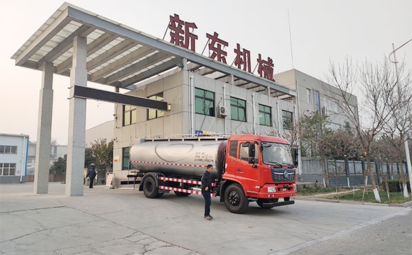 一體拉牛奶專用車