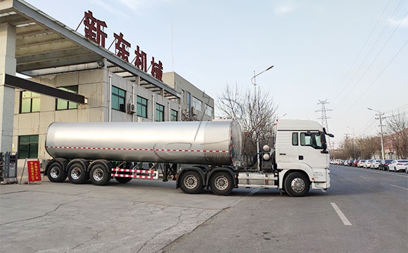 廣東廣州<a href=http://www.3322ll.com/ target=_blank class=infotextkey>鮮奶運(yùn)輸車</a>