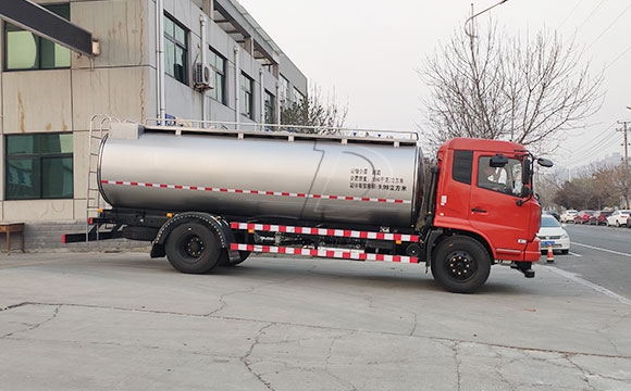 一體拉牛奶專用車