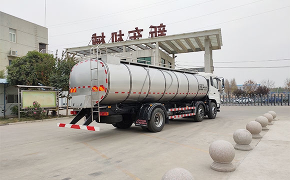 銀川拉牛奶罐車