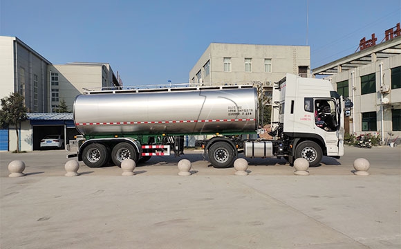 青島奶罐車