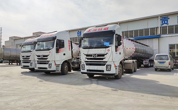 半掛奶罐運輸車