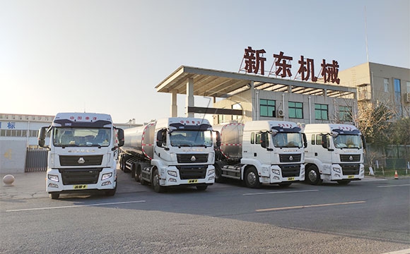 大型鮮奶運輸罐車