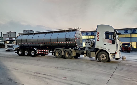 半掛奶罐運輸車