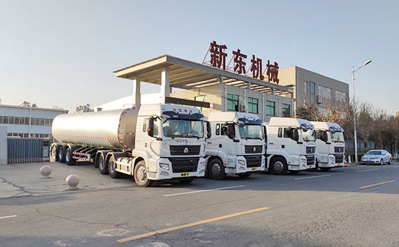大型鮮奶運輸罐車