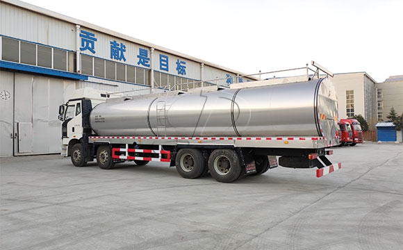 前四后八<a href=http://www.3322ll.com/ target=_blank class=infotextkey>鮮奶運輸車</a>