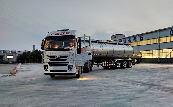 半掛奶罐運輸車