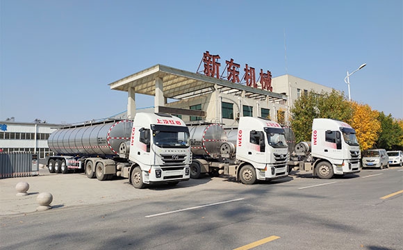 半掛奶罐運輸車