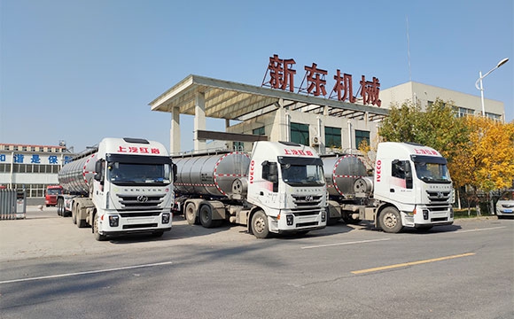 半掛奶罐運輸車