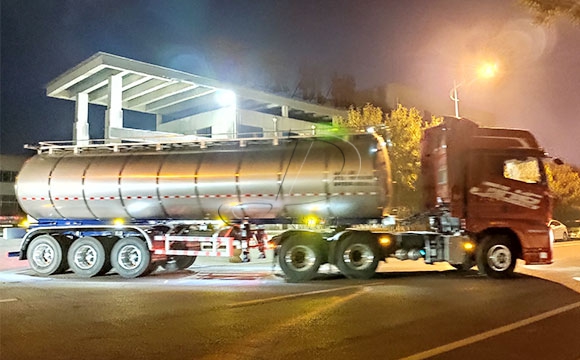 35噸大型半掛牛奶罐車