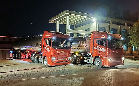 35噸大型半掛牛奶罐車
