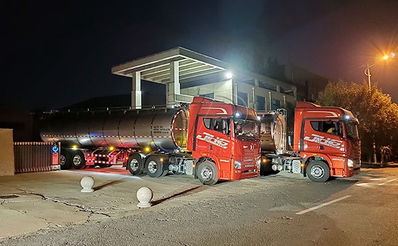 35噸大型半掛牛奶罐車