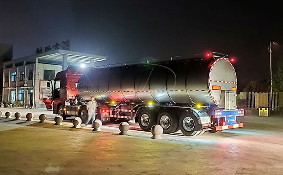 35噸大型半掛牛奶罐車