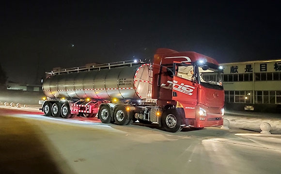 35噸大型半掛牛奶罐車