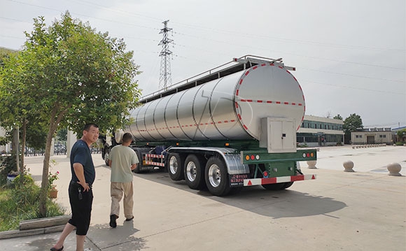 半掛鮮奶專用運輸車