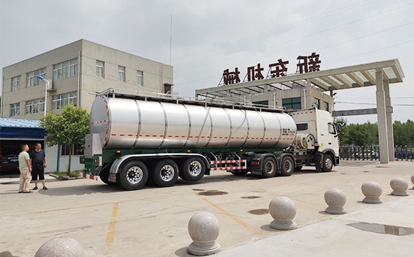 半掛鮮奶專用運輸車