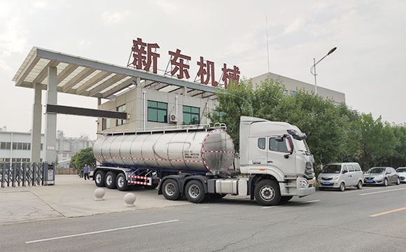 半掛牛奶冷藏運輸車