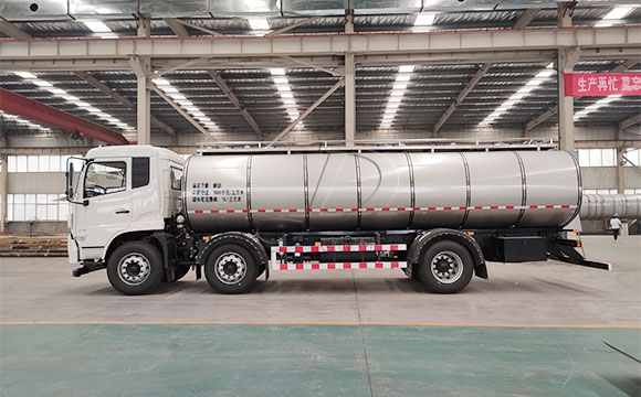車罐一體<a href=http://www.3322ll.com/ target=_blank class=infotextkey>鮮奶運(yùn)輸車</a>