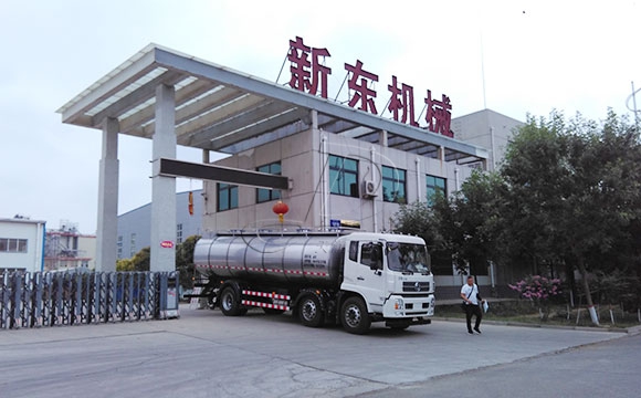 鮮奶一體運(yùn)輸車