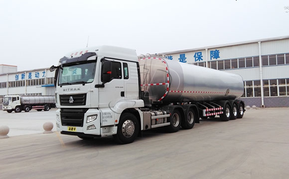 半掛鮮奶保溫運輸車