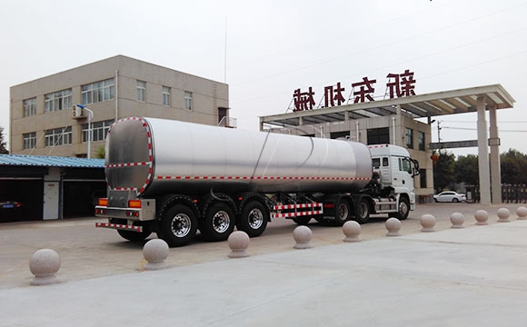 半掛鮮奶保溫運輸車