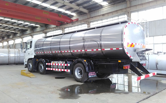 鮮奶一體運(yùn)輸車