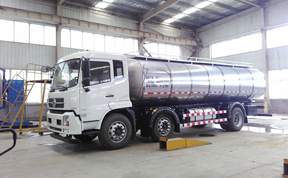 鮮奶一體運(yùn)輸車