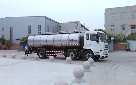 鮮奶一體運(yùn)輸車