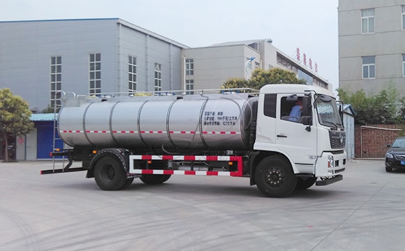 拉牛奶不銹鋼物流罐車