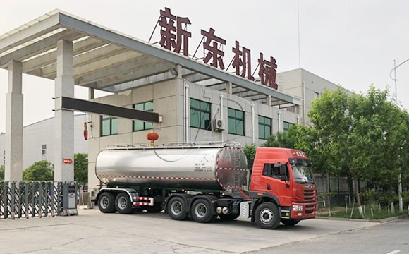 半掛冷<a href=http://www.3322ll.com/ target=_blank class=infotextkey>鮮奶運輸車</a>