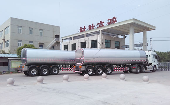 半掛牛奶運輸專用罐車