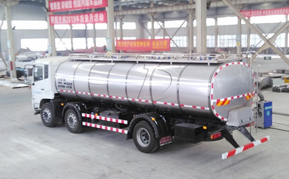 前四后四鮮奶運(yùn)輸罐車
