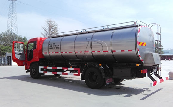 車罐一體<a href=http://www.3322ll.com/ target=_blank class=infotextkey>牛奶運輸車</a>