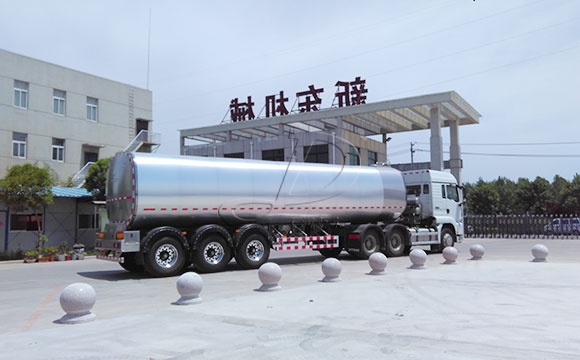 湖北<a href=http://www.3322ll.com/ target=_blank class=infotextkey>鮮奶運(yùn)輸車</a>