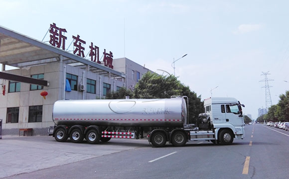 湖北<a href=http://www.3322ll.com/ target=_blank class=infotextkey>鮮奶運(yùn)輸車</a>