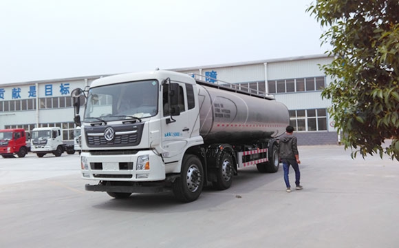 東風(fēng)鮮奶運(yùn)輸專用汽車