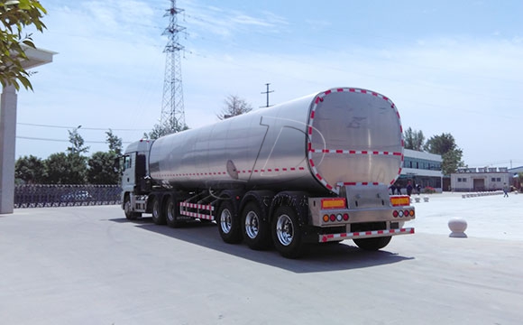 湖北<a href=http://www.3322ll.com/ target=_blank class=infotextkey>鮮奶運(yùn)輸車</a>