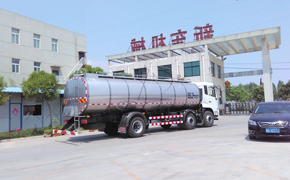 牛奶不銹鋼保溫罐車