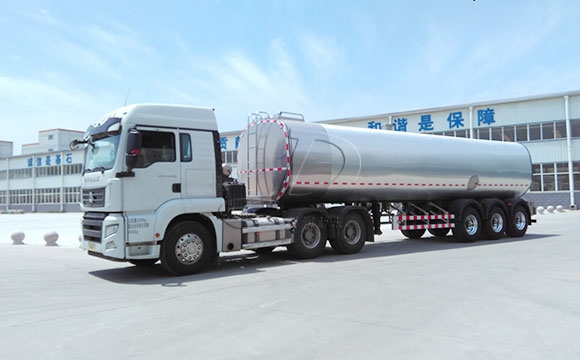 湖北<a href=http://www.3322ll.com/ target=_blank class=infotextkey>鮮奶運(yùn)輸車</a>