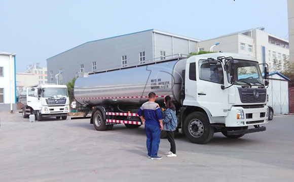 鮮奶運輸專用汽車