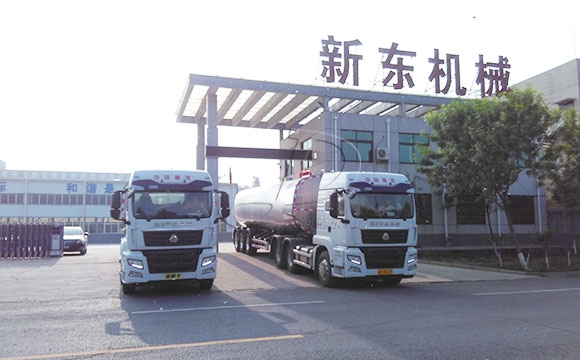 半掛牛奶罐式運輸車