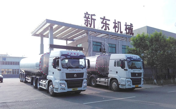 半掛牛奶罐式運輸車