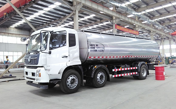 國(guó)五<a href=http://www.3322ll.com/ target=_blank class=infotextkey>鮮奶運(yùn)輸車(chē)</a>