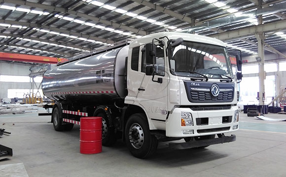 國(guó)五<a href=http://www.3322ll.com/ target=_blank class=infotextkey>鮮奶運(yùn)輸車(chē)</a>